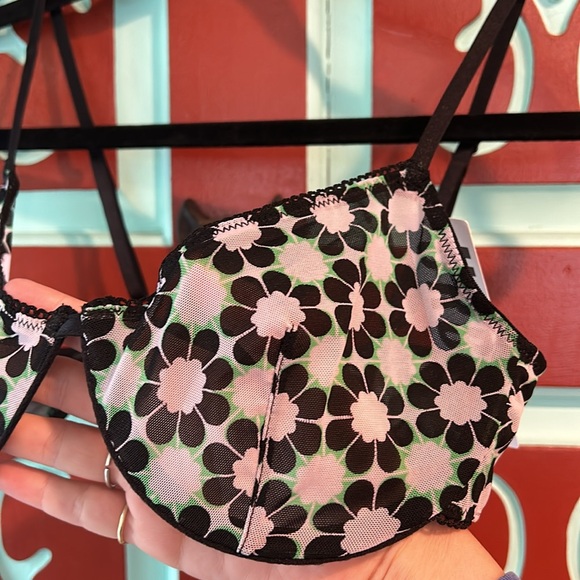 NWT Urban Outfitters out from under Floral unlined underwire bra / bralette. 34C - Picture 4 of 10
